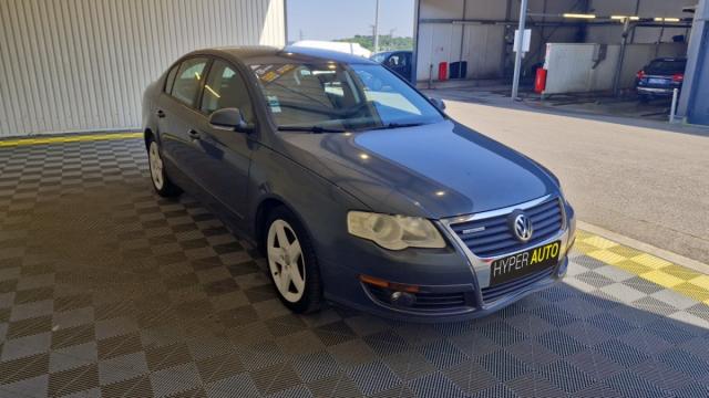 Volkswagen Passat image 2