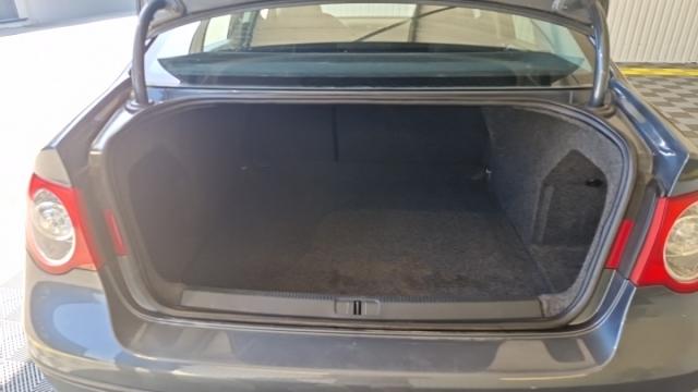 Volkswagen Passat image 4