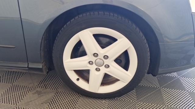 Volkswagen Passat image 3