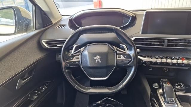 Peugeot 5008 image 2