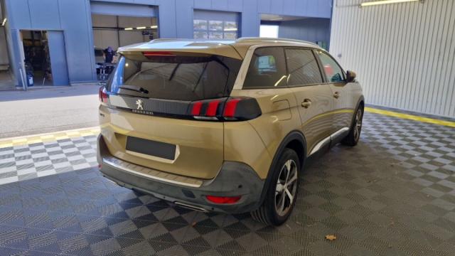Peugeot 5008 image 8
