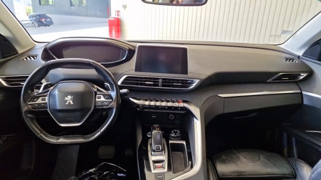 Peugeot 5008 image 1