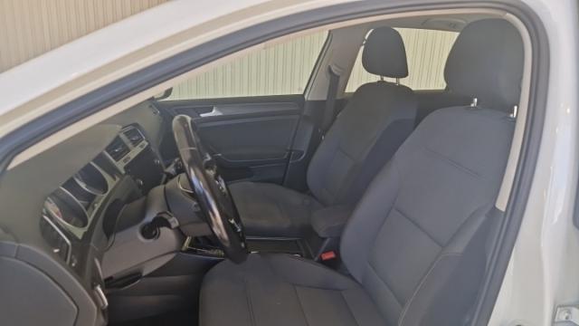 Volkswagen Golf image 8