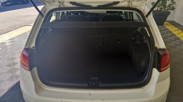 Volkswagen Golf image 9