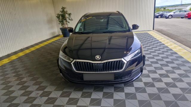 Skoda Octavia image 8