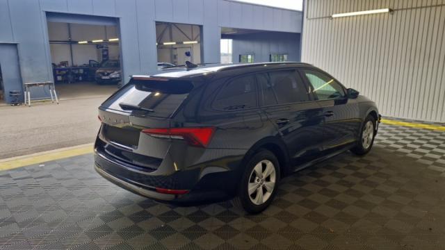 Skoda Octavia image 2