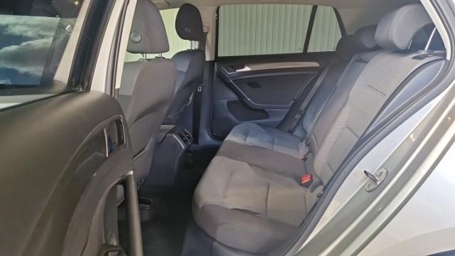 Volkswagen Golf image 4
