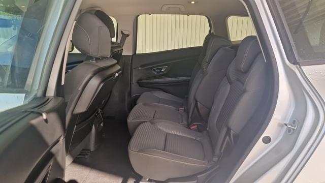 Renault Grand Scénic image 2