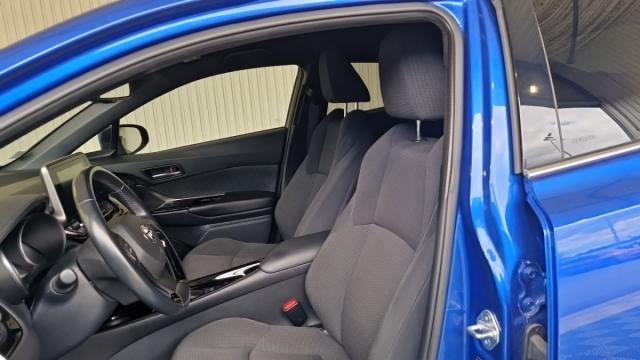 Toyota C-Hr image 9