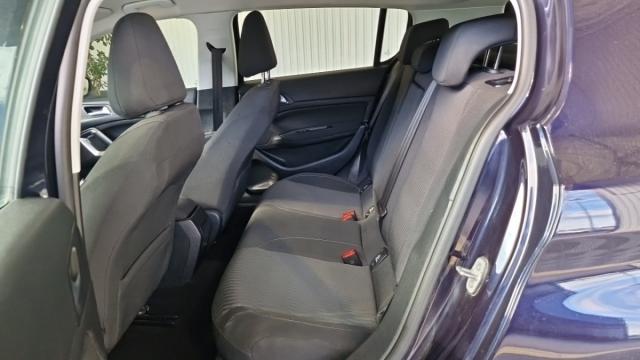 Peugeot 308 image 1