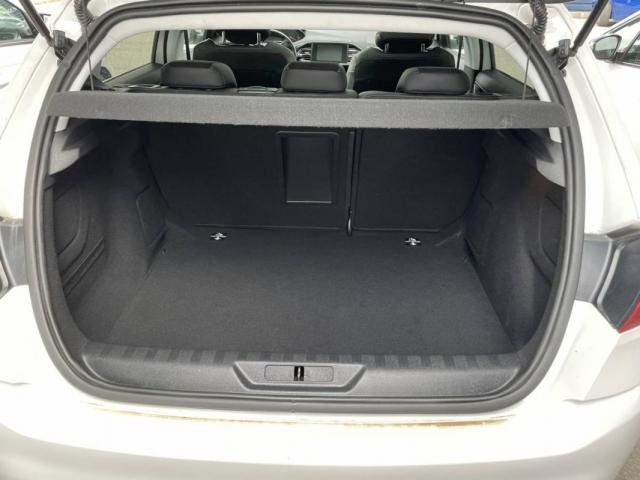 Peugeot 308 image 1