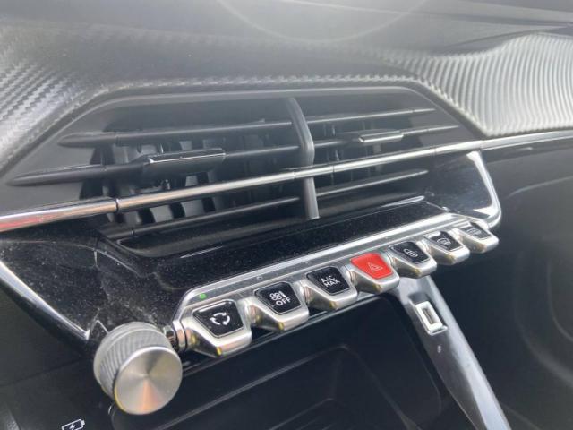 Peugeot 208 image 3