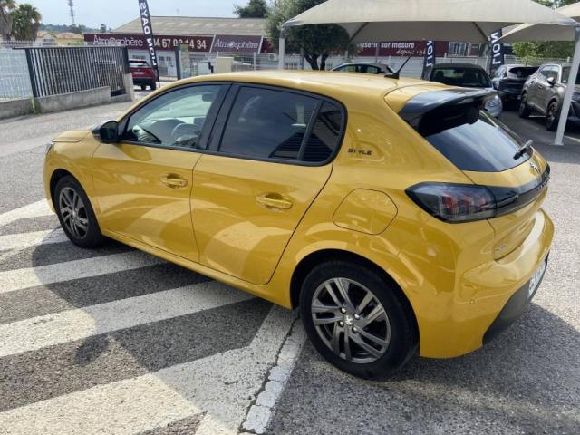 Peugeot 208 image 4