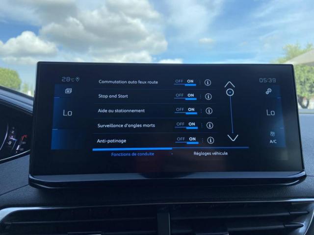 Peugeot 3008 image 2