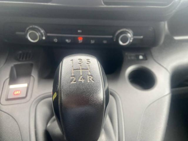 Peugeot Partner image 9