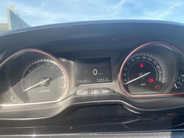 Peugeot 2008 image 4