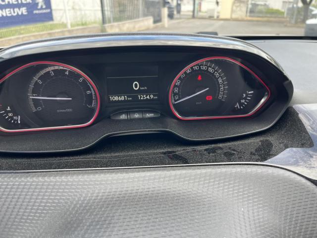 Peugeot 2008 image 8