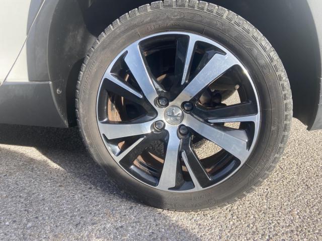 Peugeot 2008 image 2