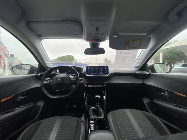 Peugeot 208 image 8