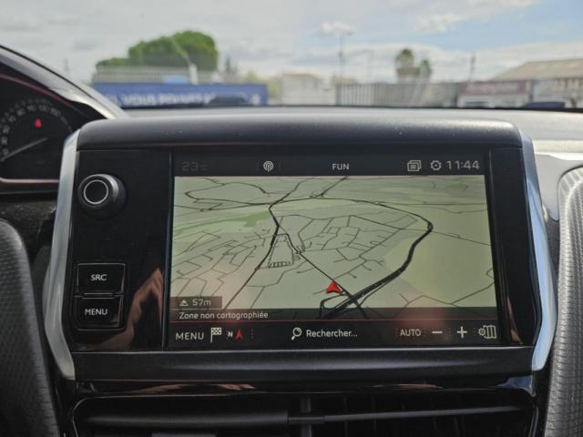 Peugeot 2008 image 8