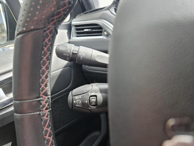 Peugeot 2008 image 6