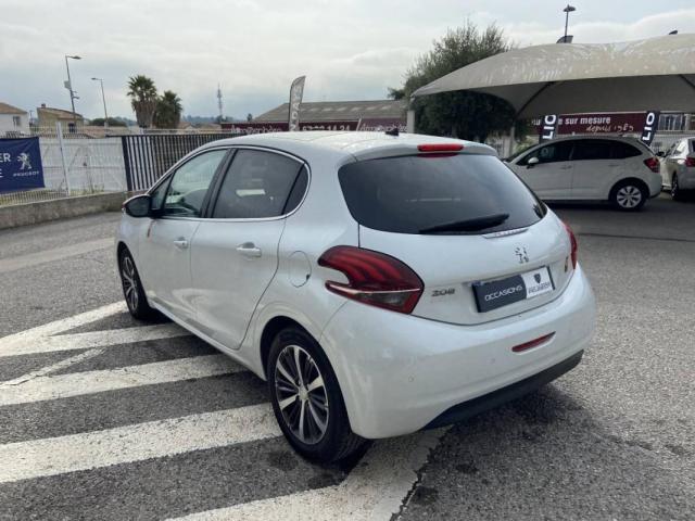 Peugeot 208 image 4
