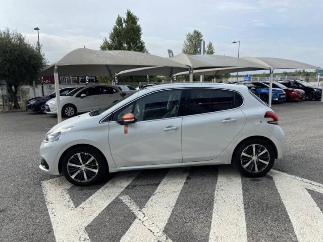 Peugeot 208 image 7