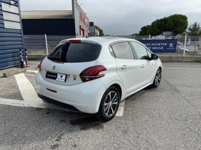 Peugeot 208 image 6