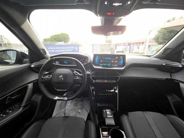 Peugeot 2008 image 2