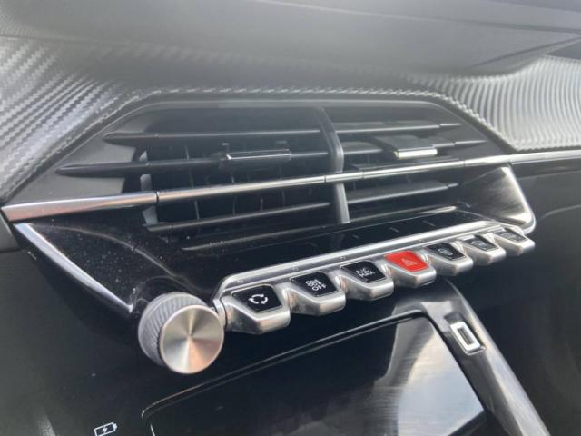 Peugeot 2008 image 4