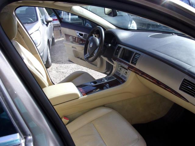 Jaguar Xf image 4