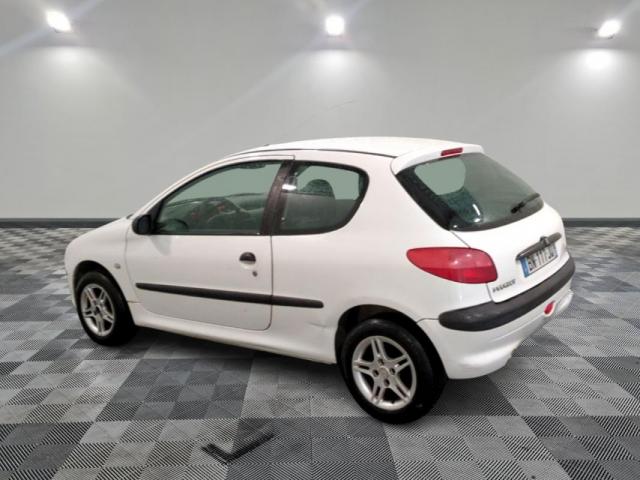 Peugeot 206 image 9
