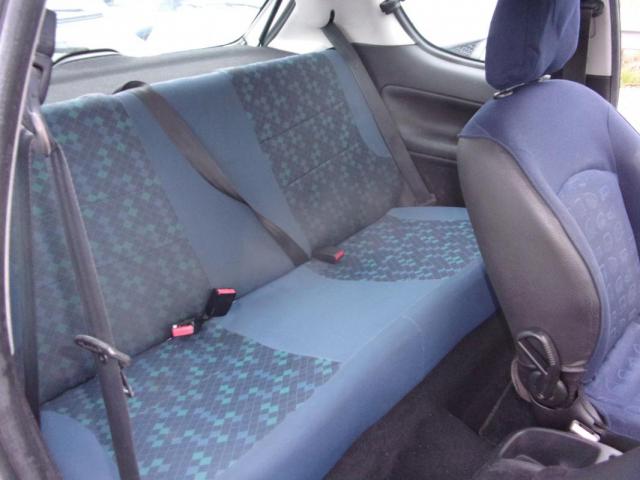 Peugeot 206 image 5