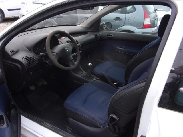 Peugeot 206 image 6