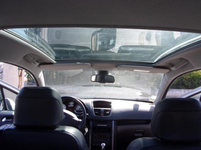 Peugeot 207 image 8
