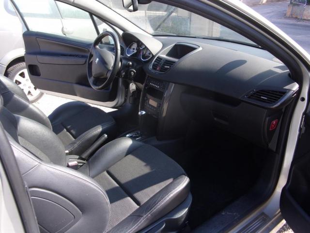 Peugeot 207 image 7