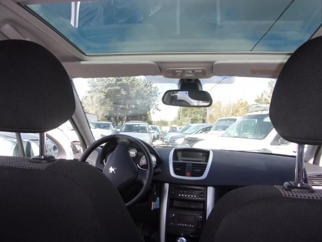 Peugeot 207 image 2