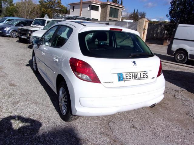 Peugeot 207 image 6