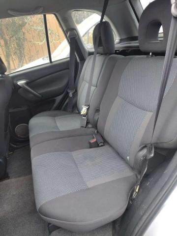 Toyota Rav4 image 6