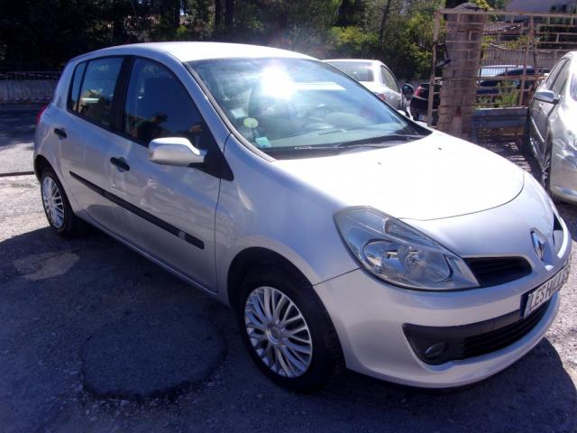 Renault Clio image 2