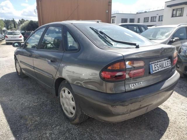 Renault Laguna image 4