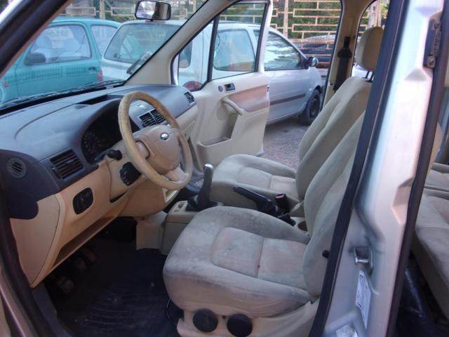 Ford Tourneo Connect image 6