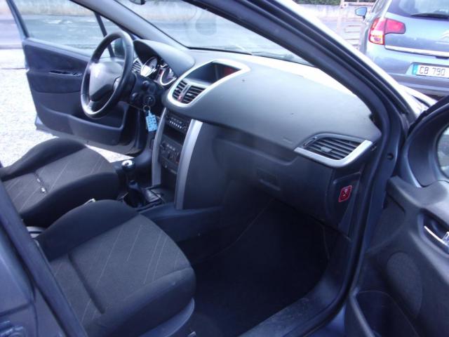 Peugeot 207 image 7
