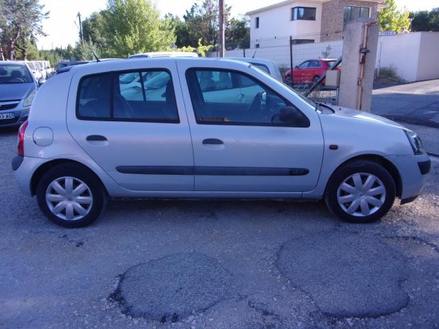 Renault Clio image 2
