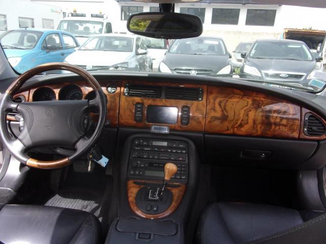 Jaguar Xk8 image 1