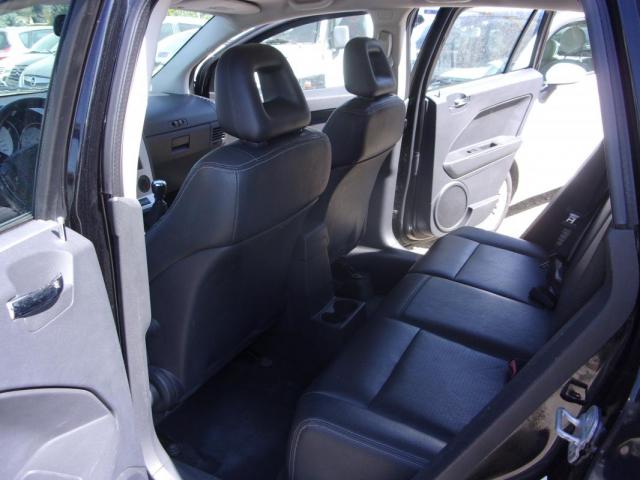 Dodge Caliber image 9