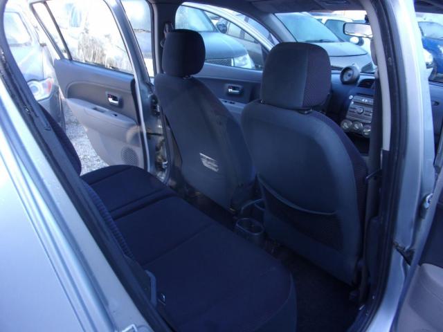 Daihatsu Sirion image 3
