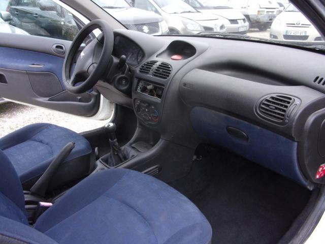Peugeot 206 image 9