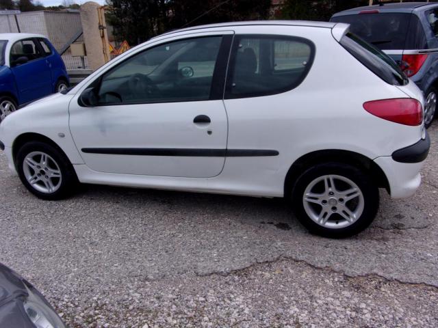 Peugeot 206 image 3