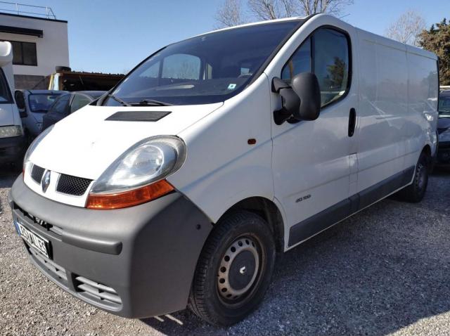 Renault Trafic image 2